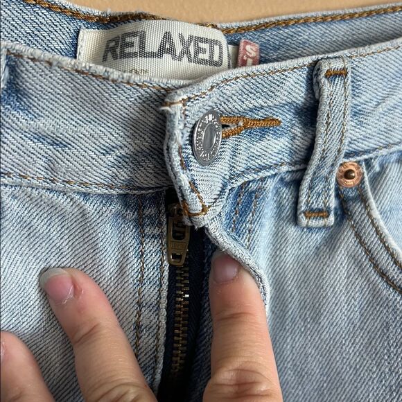 Vintage Levi’s Men’s Size 32/Women’s Size 6 Relaxed Fit 550 Cutoff Wedgie Shorts - Picture 2 of 9